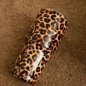 Leopard cup